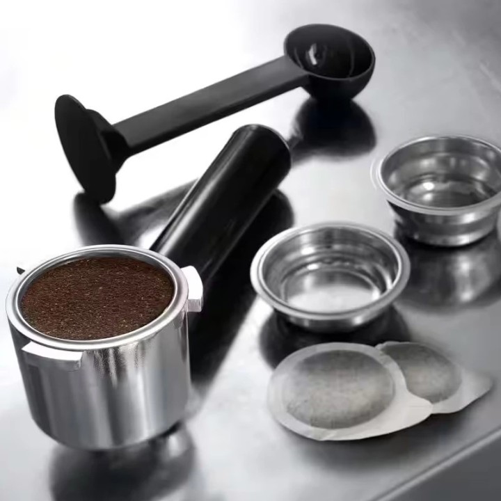 DeLonghi aparat za kafu Dedica EC685.M