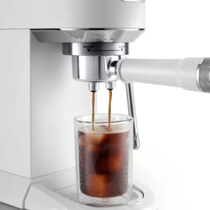 DeLonghi aparat za kafu EC890.M