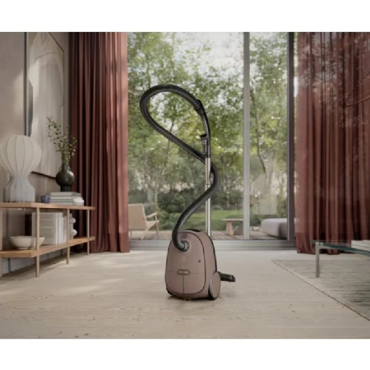 Electrolux usisivač EB61C3WBL, sa vrećicom