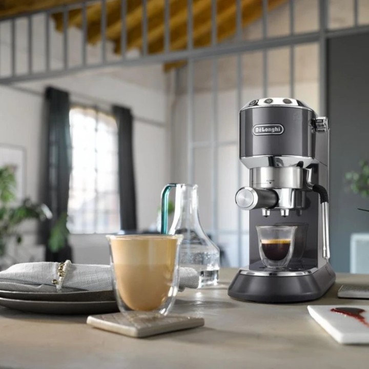 DeLonghi aparat za kafu Arte EC885.GY