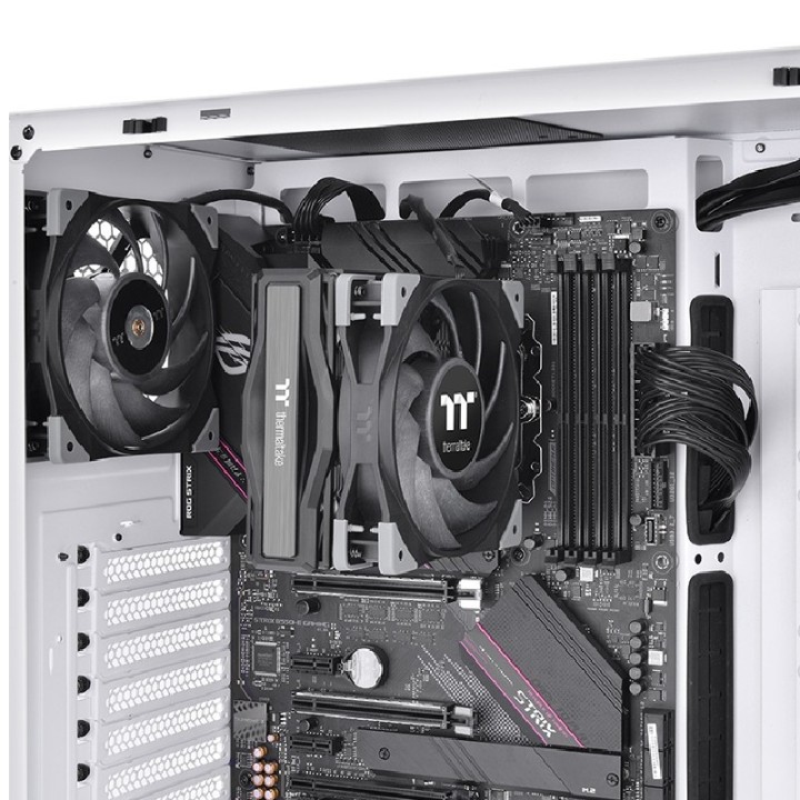 Thermaltake TOUGHAIR 310 cooler