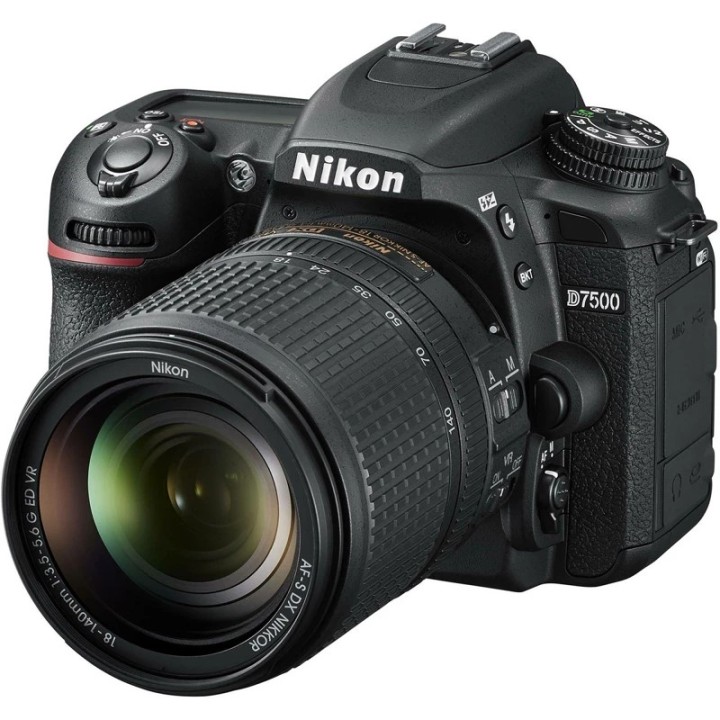 Nikon D7500 Kit AF-S DX 18-140mm f3.5-5.6G ED VR